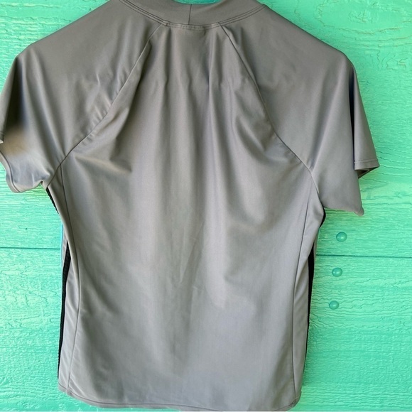 CLEARANCE ADIDAS RASHGUARD SWIM SET 2PC TOP AND CAPRIS SIZE MEDIUM EUC - Picture 3 of 8